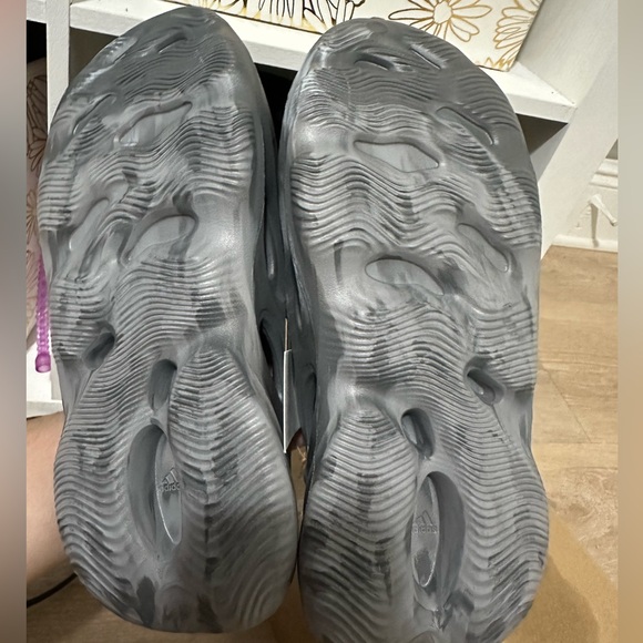 Yeezy‘s gray - Picture 7 of 8